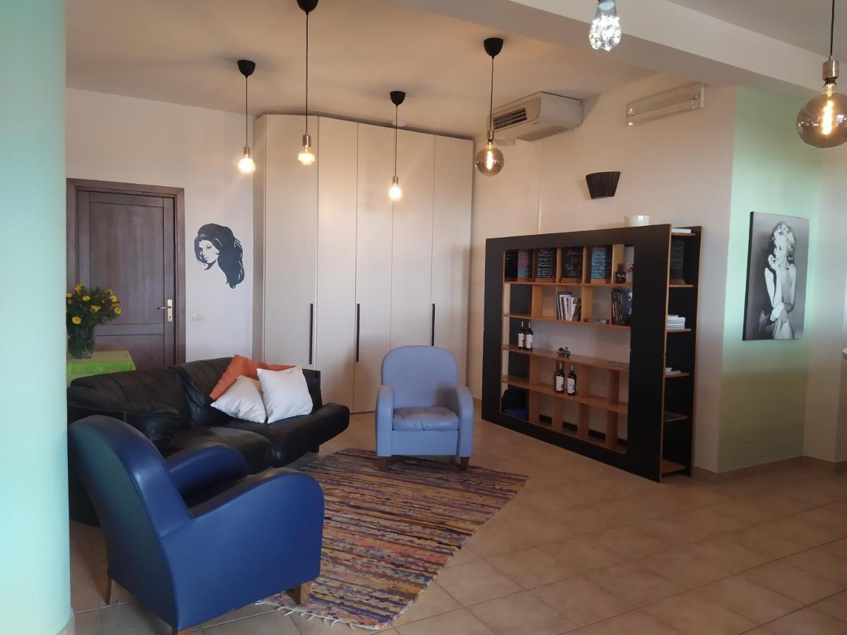 Marrubiu Resort Note Di Stelle Zewnętrze zdjęcie